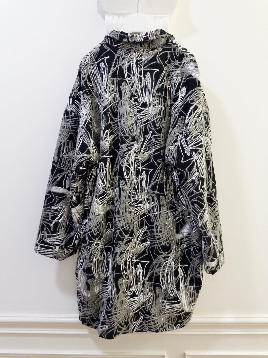 C515 Abstract Thread Coat