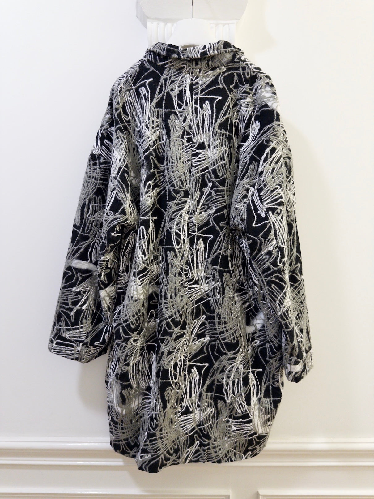 C515 Abstract Thread Coat